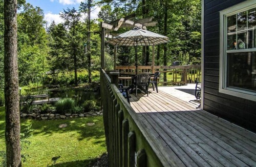 Knowlton Ski Chalet | Tranquil Haven near the Charming Village of Knowlton - Sleeps 12 - Whole House & 2 Acres with Pond, Bridge, Grounds, and Woods