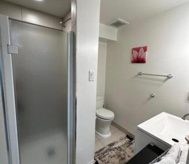 Oakville Apartment | Tranquil Haven Retreat