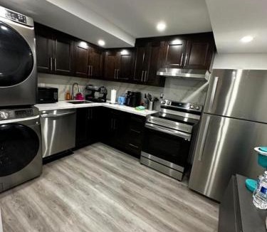 Oakville Apartment | Tranquil Haven Retreat