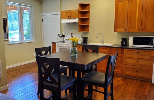 Otter Point Apartment | Tranquil Heart Retreat 2