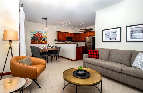 Nordic Estates House | Tranquil Oasis - Stunning Views - Ski/Bike In & Out , Hot Tub ★ ★ ★ ★ ★