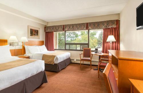 Northeast Edmonton Hotel | Travelodge by Wyndham Edmonton East