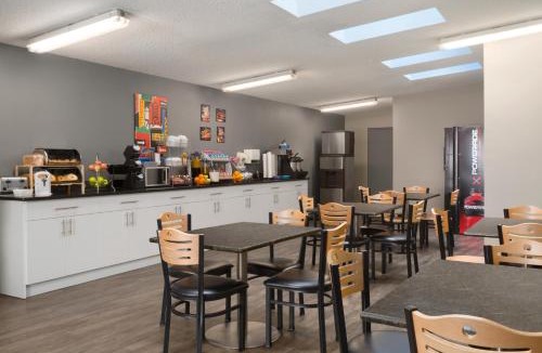Leduc Hotel | Travelodge by Wyndham Edmonton Airport