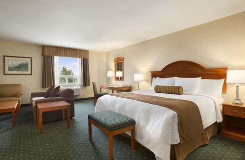 Strathmore Hotel | Travelodge by Wyndham Strathmore