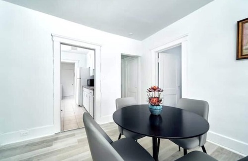 Walkerville Apartment | Trendy 3 BedRoom Perfect for Long Stays! ! !