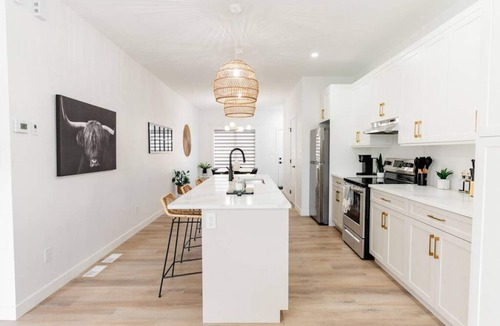 Winnipeg House | Trendy & Central | New Home