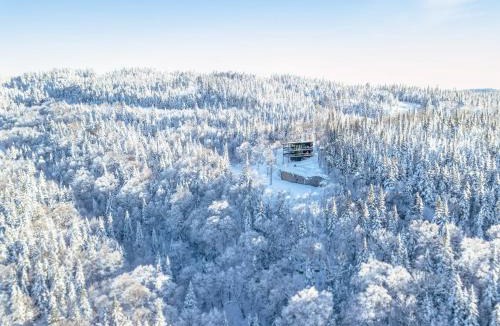 Lac Beauport Ski Chalet | Tricera - Panoramic View near Quebec City