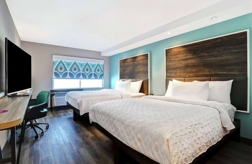 Southwest Edmonton Hotel | TRU BY Hilton Edmonton Windermere