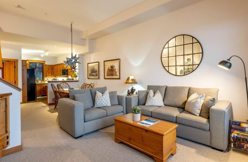 Nordic Estates House | True Ski IN/OUT | Private Hot Tub | Garage | Mountain Views | Managed By Aloha Whistler