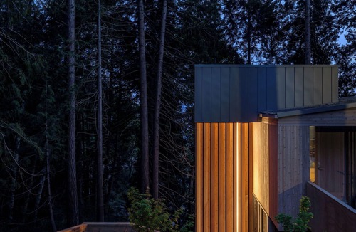 West Sechelt Apartment | Tsuga Beach Inn - Waterfront Retreat - NEW - Salal Suite