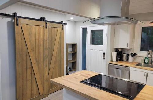 Tweed House | Tweed Lakeview Haven