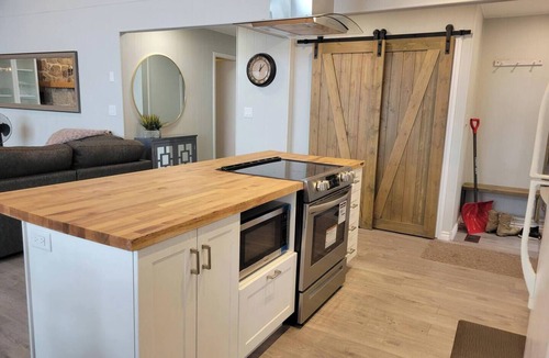 Tweed House | Tweed Lakeview Haven
