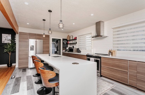 North Central Edmonton House | Twin bed Dreams W/AC - Near Rogers Place/RAH/NAIT