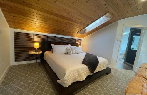 Regional District of Nanaimo House | Tyee Beach Oasis Bed and Breakfast