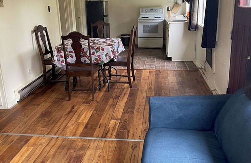Frontenac Cabin | Ultimate Lake Escape: 3-Bed Family Cottage with Bunks, Sleeps 8!