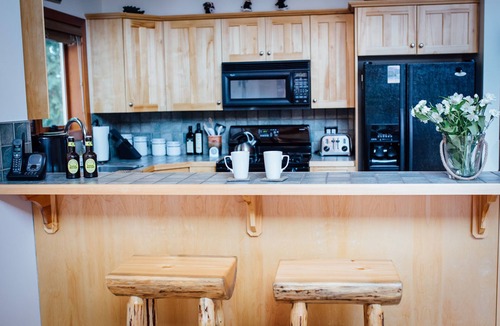 Rossland Ski Chalet | Unbeatable Chalet at Base of Red Mountain