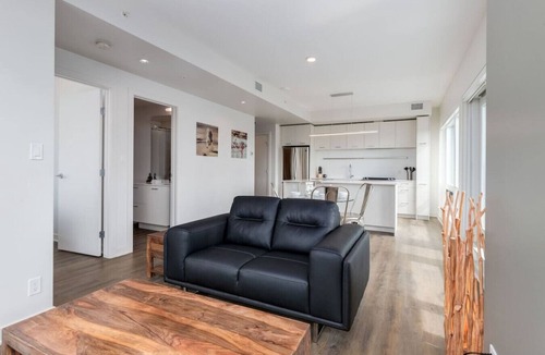 Victoria Park Apartment | Underwood 1B with Den
