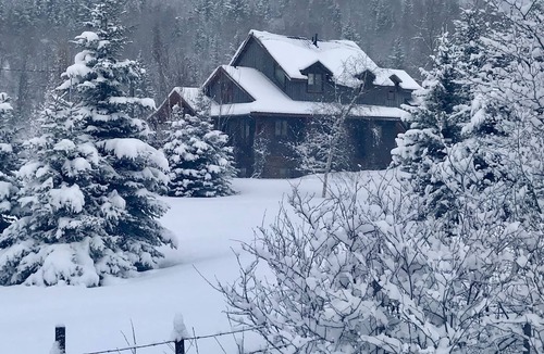 East Kootenay House | Unique and Cozy Eco Friendly Straw Bale Home in Mountain Town