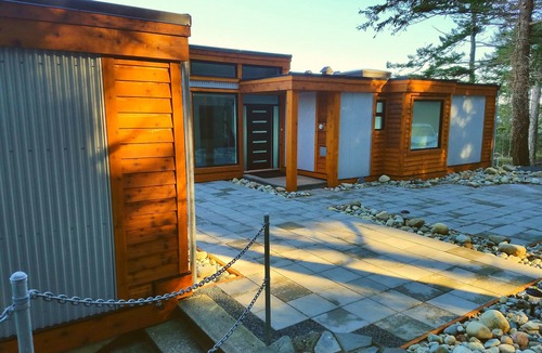 Beachcomber House | UNIQUE RESIDENTIAL OCEANFRONT PROPERTY ON VANCOUVER ISLAND