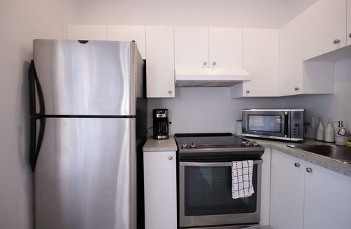 Milton Park Apartment | Unique Stays - 3658 Boul. Saint-Laurent
