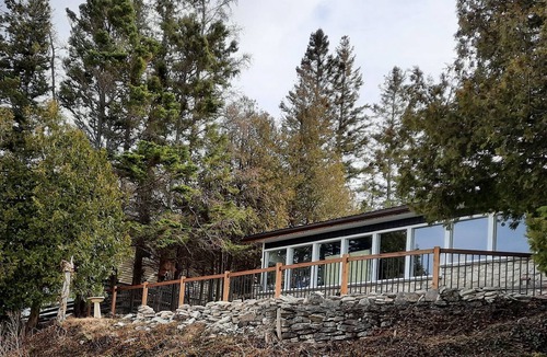 Lion's Head Cottage | Unique stone cottage on Turquoise waters of the Bruce Pennisula