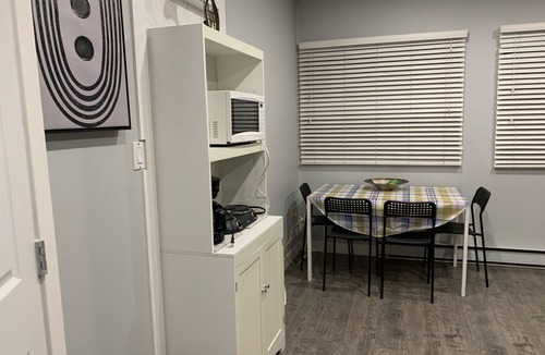 Aldergrove Apartment | UNIT 200A-Bright sunny apartment-2 Beds,1 bathroom,pantry/dining. Food $5 a meal