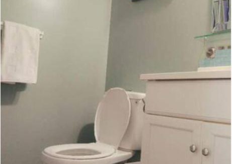 Saanich East House | University Cabana Inn