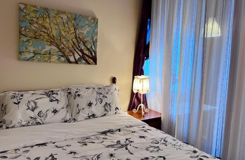 Saanich East House | University Cabana Inn