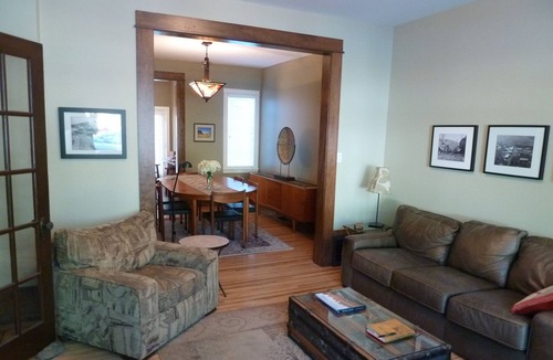 Nelson House | UPDATED, FULLY-EQUIPPED, HERITAGE HOME-AWAY-FROM-HOME, REDUCED APRIL RATES.