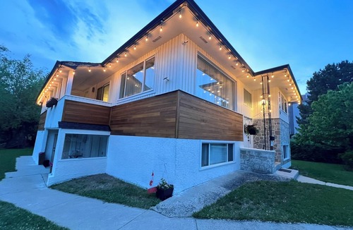 South Central House | Upper House 2 bedroom Kelowna's Little Island near downtown, hospital and lake