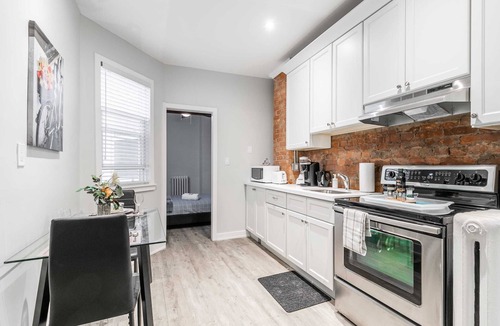 Central Hamilton Apartment | Upscale 2BR Condo with Netflix - Prime Location