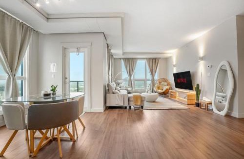 Haysboro Apartment | Upscale Penthouse Stay with Mountain & City Views, Free Parking, BBQ Grill, Office Space & More