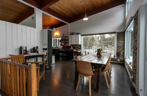 Prevost Ski Chalet | Upscale Spacious Chalet w Hot Tub Laurentians, QC!nn