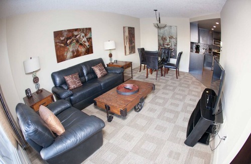 Connaught Condo | Uptown 1D01- 1 Bedroom + Den - Calgary, Alberta