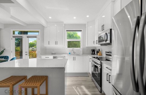 Jasper Place House | Urban Jungle Getaway | AirCon | 10min to DT & WEM!