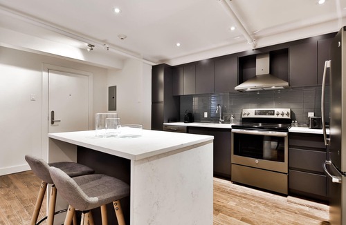 International District Apartment | Urban loft at the Saint François Xavier boutique -403