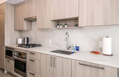 Surrey Apartment | Urban Nest in Surrey - Studio
