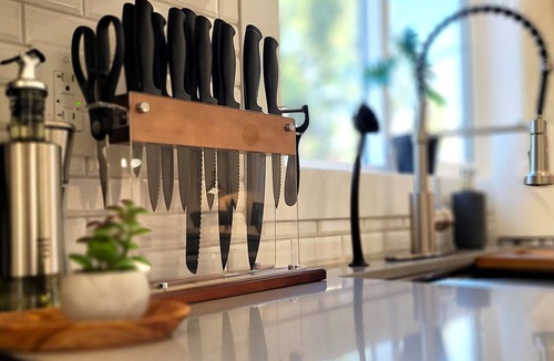 Winnipeg Apartment | Urban-Peg: Modern Comfort in the Heart of the City