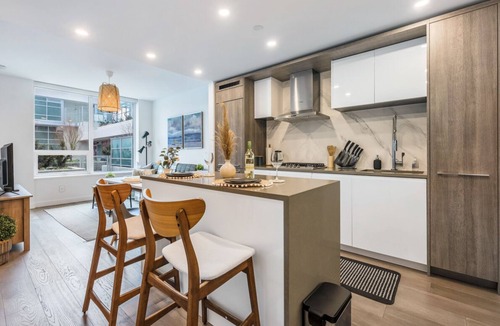 White Rock Apartment | ♛ Urban Sleek | Furnished 1BR& 1 BA + Patio | DT White Rock