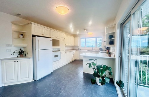 Hull Apartment | 🌲Urban Tranquility - your retreat with easy access to city life minutes away.