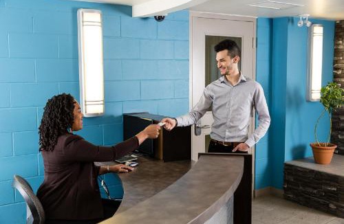 Winnipeg Hostel | UWinnipeg Downtown Hostel