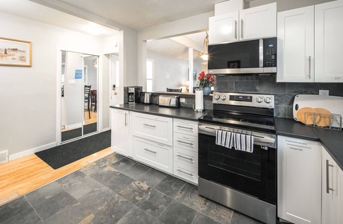 Kingsland House | V@Home Entire house 5Bed2BATH Shopping/Downtown
