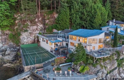 Vancouver House | V&P Ocean front villa