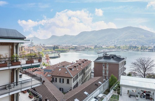 Como Apartment | Vacation Apartment "Central Vista Lago" with Lake View & Private Terrace