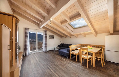 Rifiano Apartment | Vacation Apartment "Panoramawohnung Annaheim" with Mountain View, Balcony & Garden