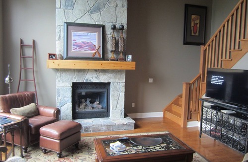 Port Carling Cottage | Vacation in Canada this summer! Enjoy it lakeside in Muskoka!