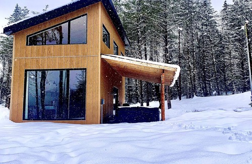 Saint-Raymond Ski Chalet | Valley view north arm#spas#outdoor fireplace#nature#guaranteed fun