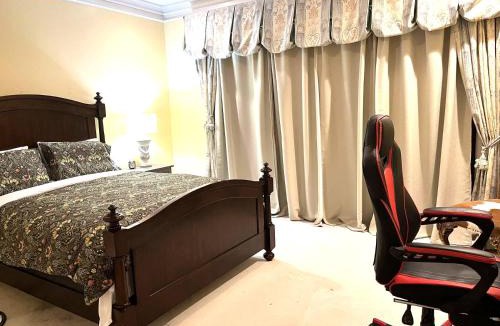 Kerrisdale House | Van Nest near YVR UBC Downtown