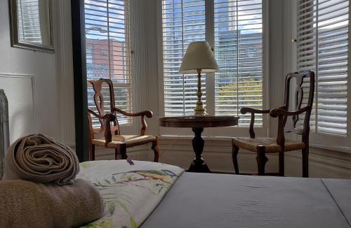 Central House | Vancouver Hideaway Guesthouse