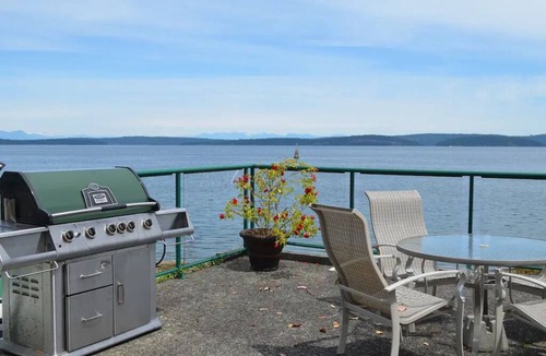 Yellow Point Condo | Vancouver Island Getaway - Island Sea Dream Condo at Inn of the Sea